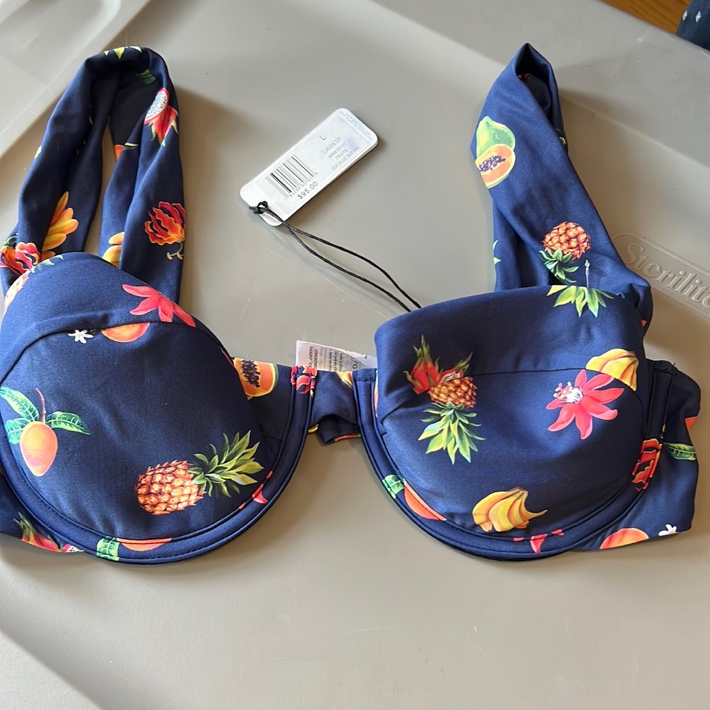 Weworewhat Claudia bikini top- large